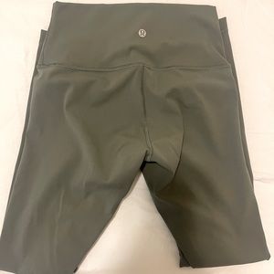 Lululemon Wunder Under 25”